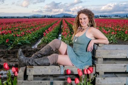 FLowerpower Model - Heidi Ward XLB Photography - Russell Chandler In honor of 420, I’m keeping it green with last week’s series shot in the Skagit Valley Tulip fields. Heidi is a artist and free spirit with a serious side. It’s “looks or the lifestyle” - she and her husband represent a new bohemian way of life. A honest beauty flowering in a sea of conformity and artificialness. Flowerpower, skagit, Tulips, skagit valley tulip festival, green, 420, flowers